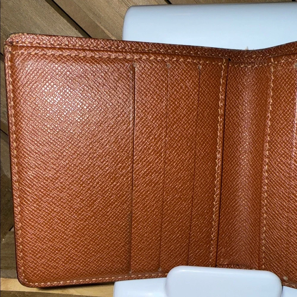 Louis Vuitton Monogram Vintage Men’s Bifold Wallet - Picture 4 of 11